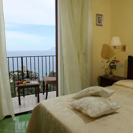 فندق Torre Bennistra 3*