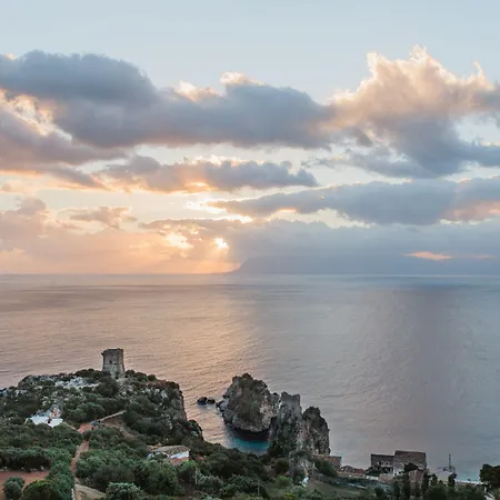 Torre Bennistra 3* Scopello (Sicily)